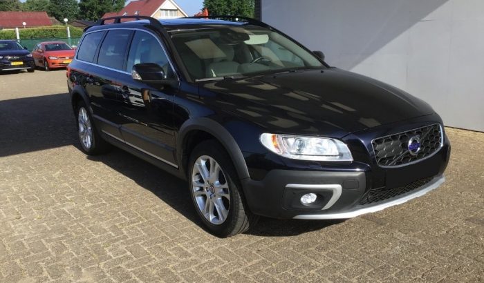 Volvo xc70 2016